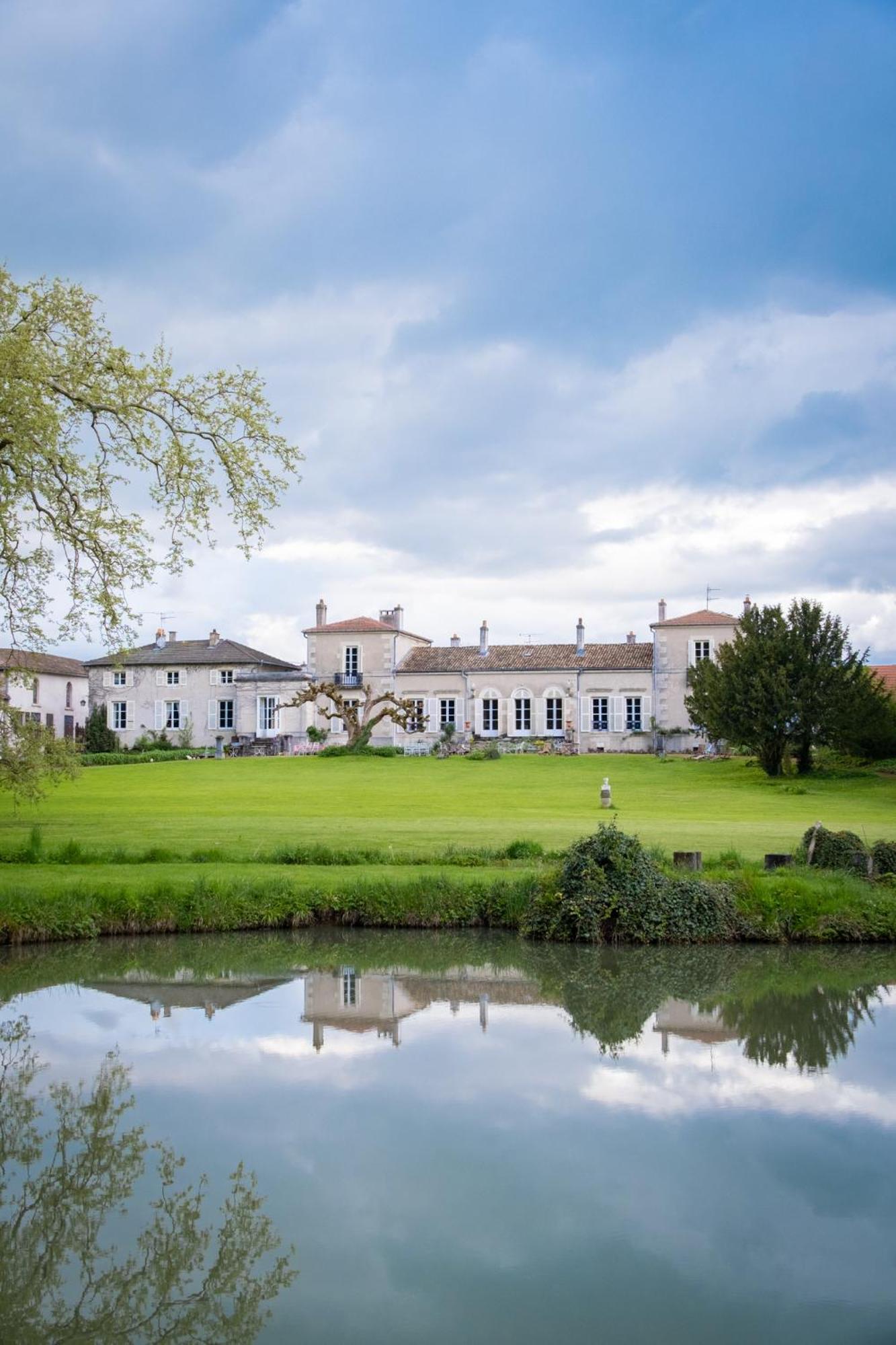 Chateau De Choloy Buitenkant foto
